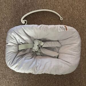 Newborn attachment for Stokke Tripp Trapp high chair